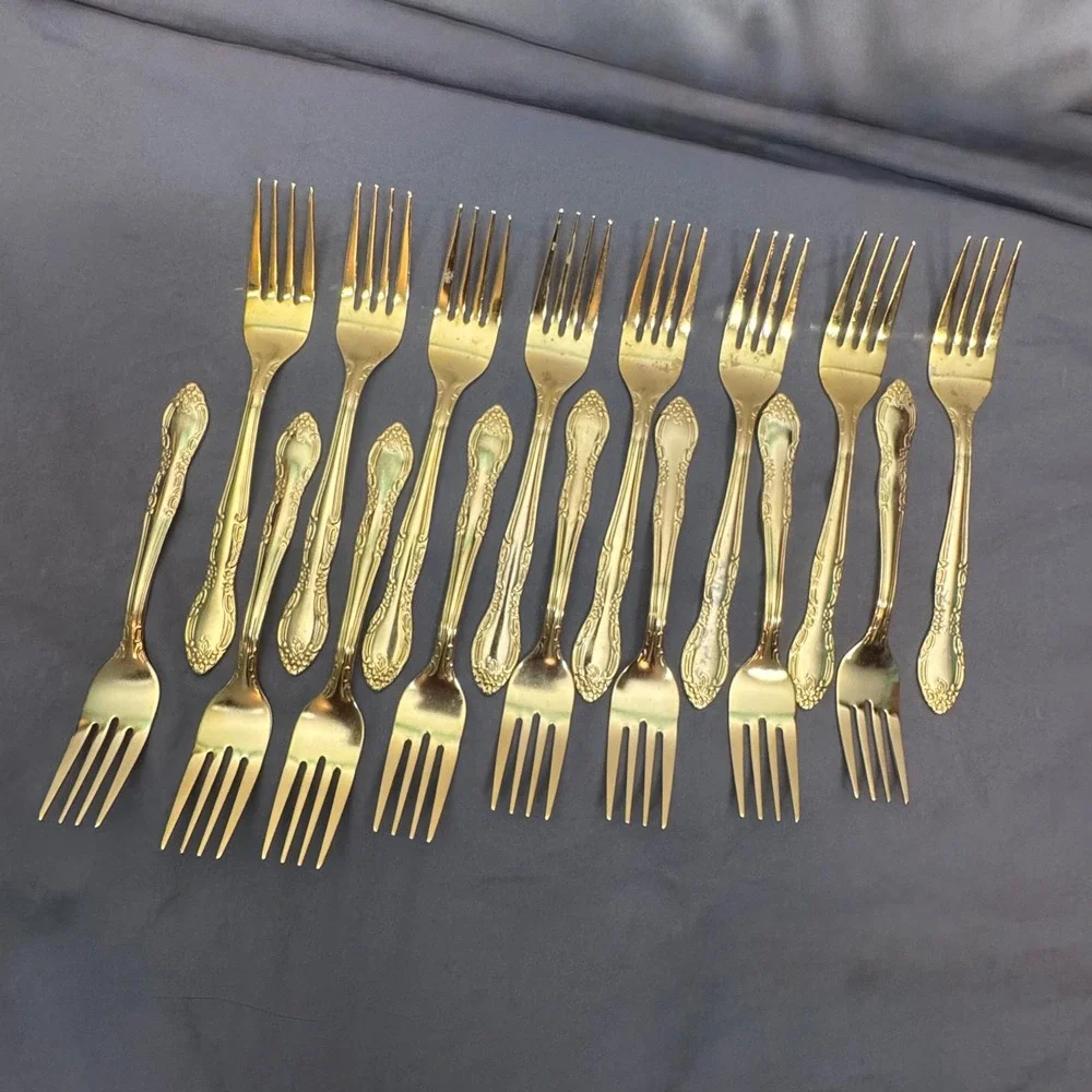 Unbranded Flatware Set 45pc Gold Tone Vintage 70s 80s Floral Stainless Service 8